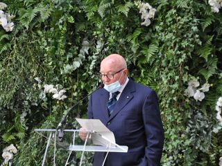 Il presidente della onlus Bruno Ceretto, durante l'intitolazione dell'ospedale