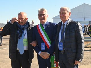 Il primo cittadino insieme a Giovanni Quaglia, presidente Fondazione CRT (Alla sinistra del sindaco) Il primo cittadino insieme a Giovanni Quaglia, presidente Fondazione CRT (Alla sinistra del sindaco)