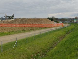 Il cantiere per la costruzione dell’impianto a Canove di Govone Il cantiere per la costruzione dell’impianto a Canove di Govone