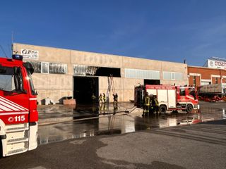 Vigili del Fuoco al lavoro sullo stabile di via Roma Vigili del Fuoco al lavoro sullo stabile di via Roma