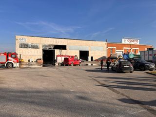 Vigili del Fuoco al lavoro sullo stabile di via Roma Vigili del Fuoco al lavoro sullo stabile di via Roma