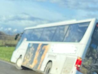 Il pullman finito fuori strada a Villafalletto