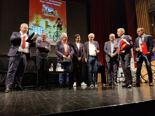 Alcuni momenti della serata tenuta ieri al Teatro Sociale di Alba