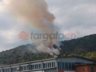 Revello, incendio in località Morra San Martino (FOTO AIB) Revello, incendio in località Morra San Martino (FOTO AIB)