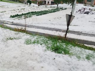 Grandine a Mango (foto dalla pagina Facebook Meteo Piemonte (https://www.facebook.com/meteopiemonteofficial) Grandine a Mango (foto dalla pagina Facebook Meteo Piemonte (https://www.facebook.com/meteopiemonteofficial)
