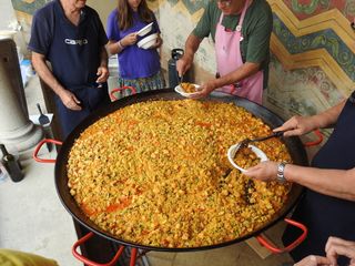 Alcuni momenti comunitari dei tre giorni di festa e volontariato a Cinzano