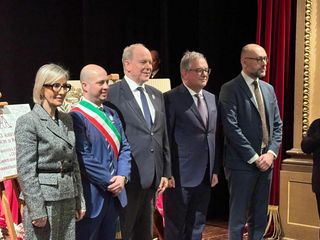 L'arrivo in città di Alberto di Monaco e l'incontro al Teatro Marenco
