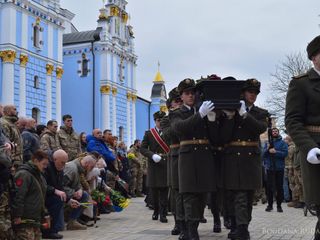Addio al comandante del battaglione Da Vinci Wolves, Dmytro Kotsiubailo, a Kiev. Cattedrale di San Michele (Bogdana Ruda)
