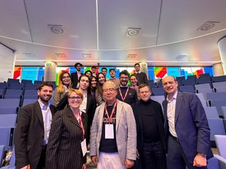 L'assessore regionale Icardi, il dottor Koh, il dottor Succo, il direttore generale Veglio e il direttore generale della Fondazione Ferrero Salomone L'assessore regionale Icardi, il dottor Koh, il dottor Succo, il direttore generale Veglio e il direttore generale della Fondazione Ferrero Salomone