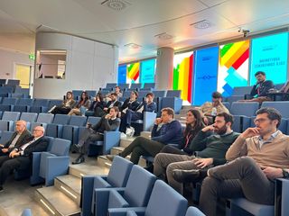 La proiezione dell'intervento nell'auditorium di Verduno La proiezione dell'intervento nell'auditorium di Verduno