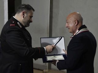 La consegna della targa