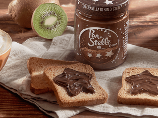 La Crema Pan di Stelle, nell'immagine pubblicata da Barilla sul proprio sito La Crema Pan di Stelle, nell'immagine pubblicata da Barilla sul proprio sito