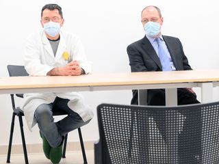 Il dottor Pagano col dottor Verna, responsabile Area Diagnostica del "Ferrero" (ph. Barbara Guazzone) Il dottor Pagano col dottor Verna, responsabile Area Diagnostica del "Ferrero" (ph. Barbara Guazzone)