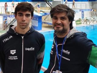 Due momenti dell'incontro tenuto nei giorni scorsi presso la scuola primaria cuneese