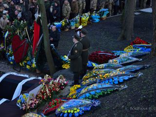 Funerale di Dmytro Kotsiubailo a Kiev presso la tomba di Askold  (Bogdana Ruda)