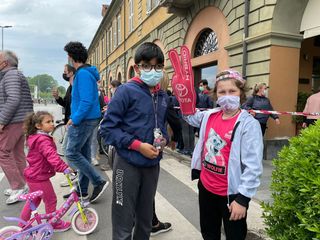 Il passaggio della corsa nel centro di Alba