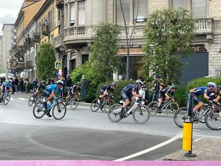 Il passaggio della corsa nel centro di Alba