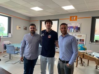 Il neo acquisto Gottardo con i fratelli Federico (a sx) e Cristian Pavan di Cuneo Inox