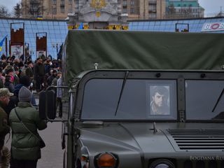 Il centro della capitale ucraina ha salutato il comandante del battaglione Da Vinci Wolves  (Bogdana Ruda)