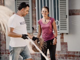 Nella fotogallery di Barbara Guazzone Jessica Riviera e la cavalla Fatima al loro passaggio a Cascina Carlotta