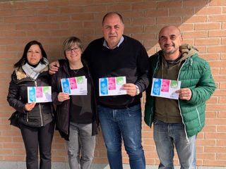 L'imprenditore Domenico Caruso, secondo da destra, insieme a Danila, la mamma di Alessandra