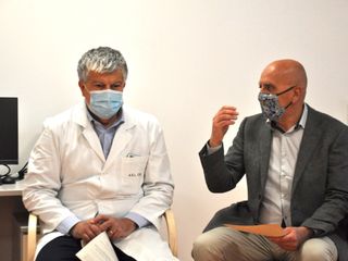 Il dottor Rando col direttore generale dell'Asl Cn2 Massimo Veglio