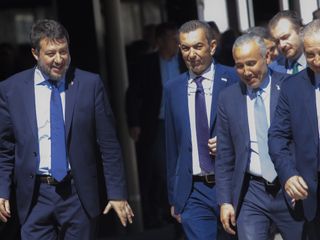 Da sinistra a destra: il ministro Matteo Salvini, il vice presidente della Regione Piemonte Fabio Carosso e l'A.D. Alstom Michele Viale Da sinistra a destra: il ministro Matteo Salvini, il vice presidente della Regione Piemonte Fabio Carosso e l'A.D. Alstom Michele Viale