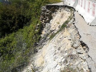 Frana di Trezzo Tinella (foto Provincia – Sett. Viabilità)