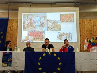 I campioni con il giornalista Emanuele Lubatti (credits foto L'Unione Monregalese)