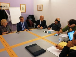 Il direttore generale dell'Asl Massimo Veglio e il responsabile sanitario Mario Traina rispondono alle domande dei consiglieri comunali albesi