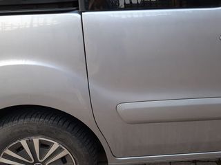 La Peugeot Partner della donna canalese, danneggiata sulla fiancata