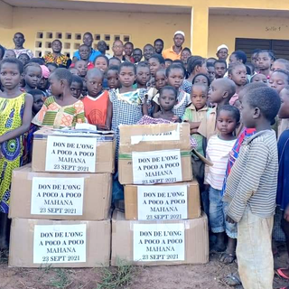 Un dolce Natale con "A poco a poco" onlus: panettoni, pandori e cioccolatini per aiutare i bimbi della Costa d’Avorio
