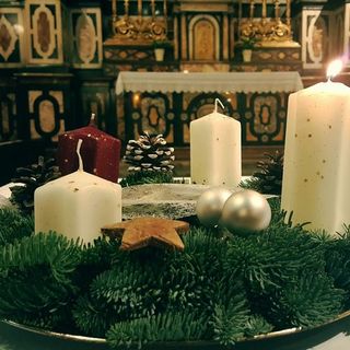 Schegge di luce: pensieri sui Vangeli festivi di don Carmelo Galeone