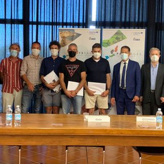 Consegnati gli elaborati di riqualificazione paesaggistica a nove agriturismi del territorio Consegnati gli elaborati di riqualificazione paesaggistica a nove agriturismi del territorio