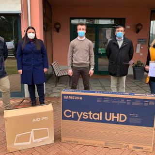 Lions club Santo Stefano Belbo dona computer e Tv alla casa di riposo