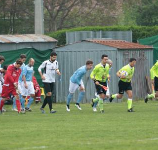 Calcio: Eccellenza, le società vogliono quattro giovani in campo