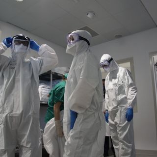 Nella seconda battaglia con il Covid la sanità cuneese potrà contare ancora una volta su pochi (e stanchi) soldati