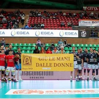 Il Cuneo Volley contro la violenza al fianco dello Zonta Club