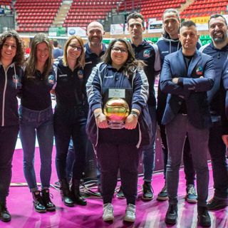 Valerio Giraudo fotografo, Silvia Canale team manager, Margherita Leone, Beatrice Bramardi, Ignazio e Leonardo Genesio fotografi, Emanuele Bessone videomaker, Davide Bima resp. marketing, Marco Dutto telecronista dirette A2, Mario Piccioni direttore Cuneo Volley TV.