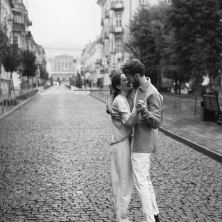 Cerchi una relazione duratura? Ecco gli annunci per single di questa settimana