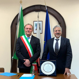 Il viceprefetto, a destra nella foto, col sindaco Emiliano Negro Il viceprefetto, a destra nella foto, col sindaco Emiliano Negro