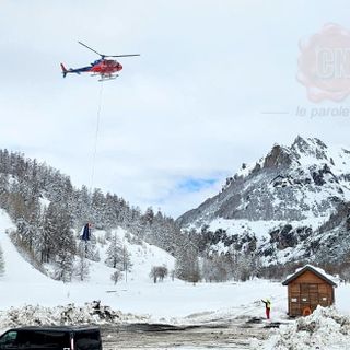 Le operazioni di disgaggio delle valanghe iniziate questa mattina al Colle della Maddalena Le operazioni di disgaggio delle valanghe iniziate questa mattina al Colle della Maddalena