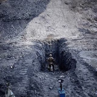 Artificieri del Genio Guastatori di Fossano bonificano 29 proiettili di artiglieria della Seconda Guerra Mondiale rinvenuti a Carcare. Foto dalla pagina Facebook dell'Associazione Nazionale Alpini