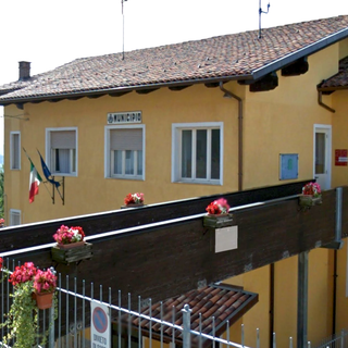 Il municipio di Montaldo Roero Il municipio di Montaldo Roero