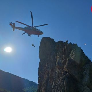 Due escursionisti bloccati sulla ferrata dei Corvi, nel territorio di Viola Saint Gree. Interviene il Soccorso Alpino