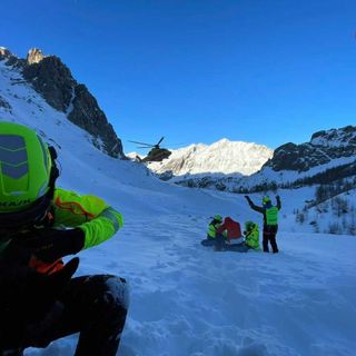 I soccorsi agli scialpinisti coinvolti nella valanga verificatasi venerdì sulle montagne di Acceglio I soccorsi agli scialpinisti coinvolti nella valanga verificatasi venerdì sulle montagne di Acceglio