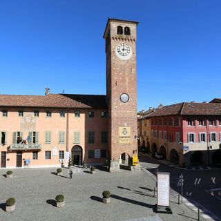 La piazza del Municipio a Cherasco