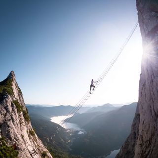Luca Gibello torna a Saluzzo per parlare di vie ferrate nella rassegna sulla "montagna addomesticata"