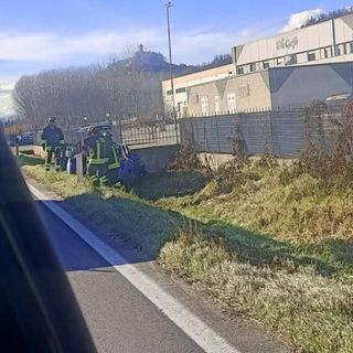 Incidente a Santa Vittoria d'Alba crea lunghe code e rallentamenti