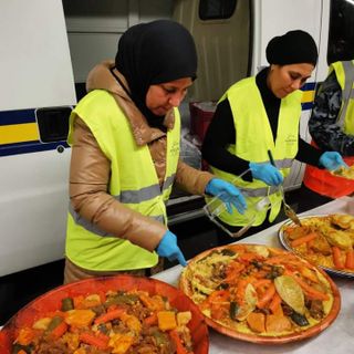 La Moschea e ACIA uniti ad Alba per chi ha bisogno. "Ogni sera ceniamo insieme a chi non ha nulla"